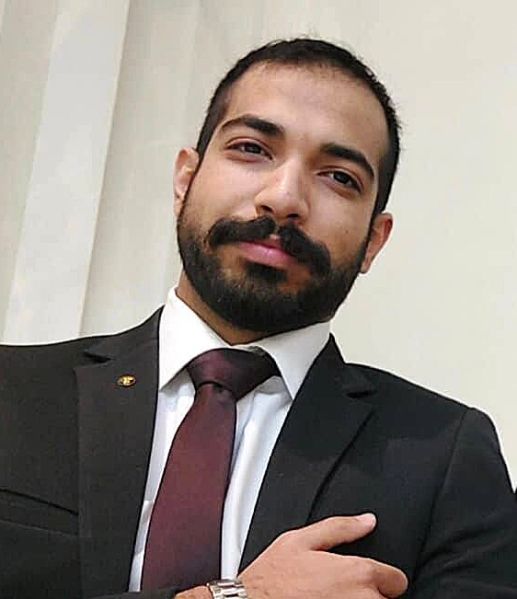 پرونده:افشین اسفندیاری.jpg