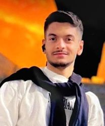 پویا اکبرزاده