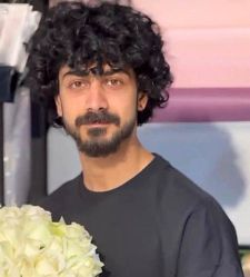 سینا حق‌شناس