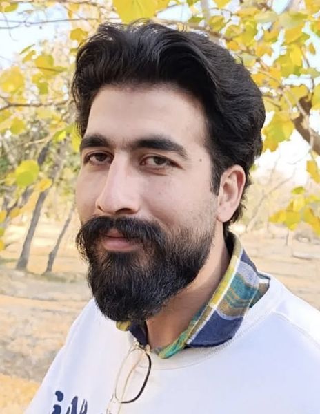 پرونده:مهدی ولی‌دوست.jpg