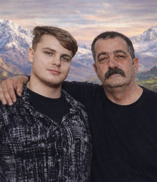 پرونده:حسین و علی جوانبخت.jpg