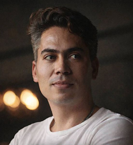 پرونده:علی فرزانه.jpg