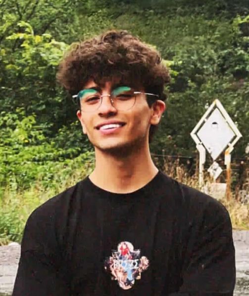 پرونده:علی غلاملو.jpg