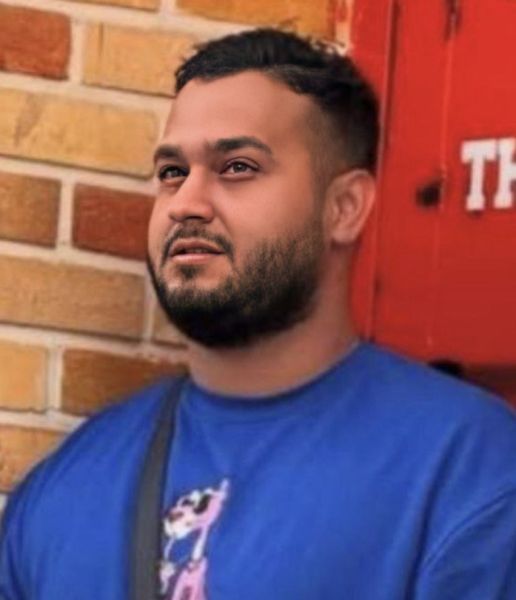 پرونده:حسین هویدا.jpg